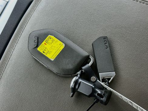 Used 2026 Kia Carnival LXS FWD image 26