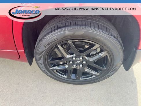 Used 2023 Chevrolet Traverse Premier image 33