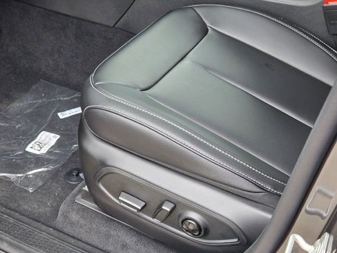 New 2025 Jeep Grand Cherokee L Limited image 25