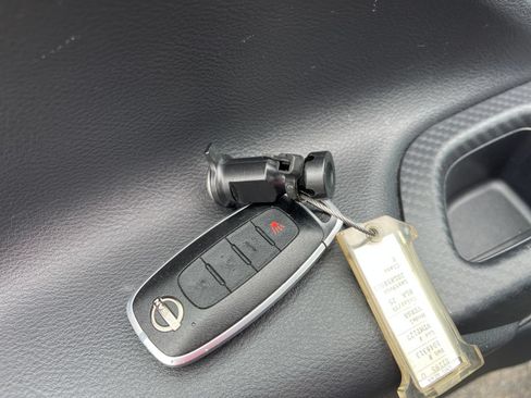 Used 2025 Nissan Versa SV FWD image 20
