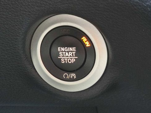 Used 2022 Chrysler Pacifica Pinnacle image 24