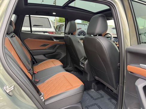 Used 2025 Volkswagen Tiguan SEL R-Line AWD/4WD image 29