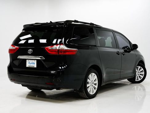 Used 2017 Toyota Sienna Limited Premium w/ Outdoor Package image 35