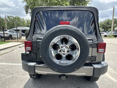 Used 2017 Jeep Wrangler Unlimited Sahara w/ Max Tow Package AWD/4WD image 7