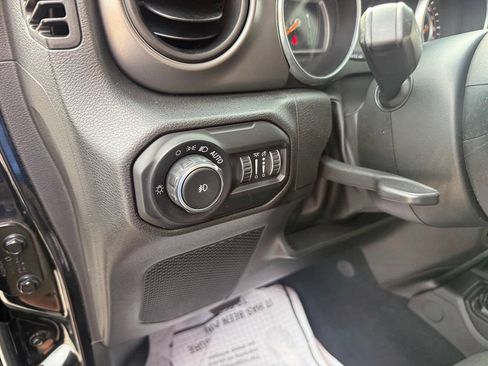 Used 2022 Jeep Wrangler Unlimited Sport AWD/4WD image 17