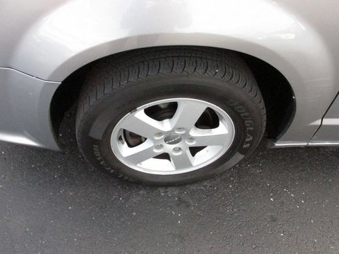 Used 2013 Dodge Grand Caravan SXT image 32