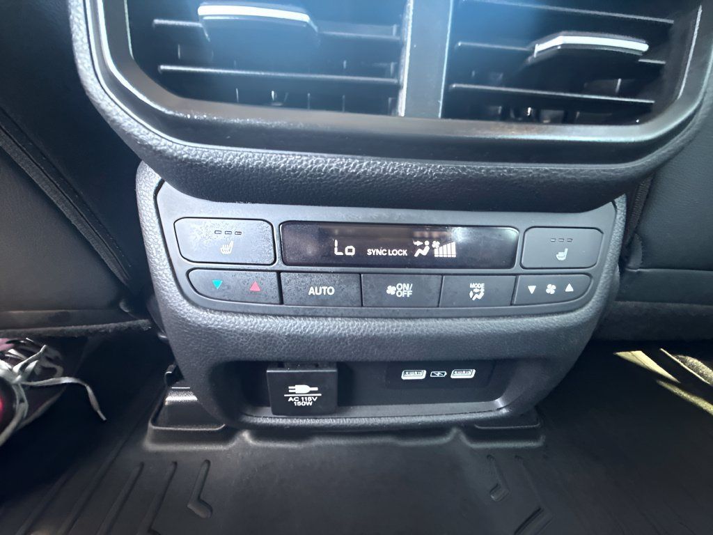 Used 2023 Honda Pilot Elite image 12