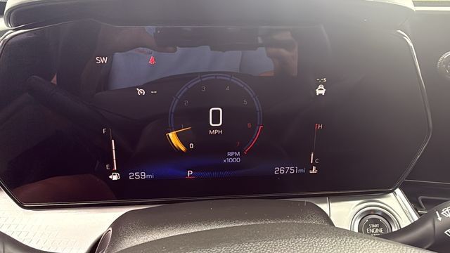 Used 2025 Chevrolet Trax LT w/ LT Convenience Package FWD image 15