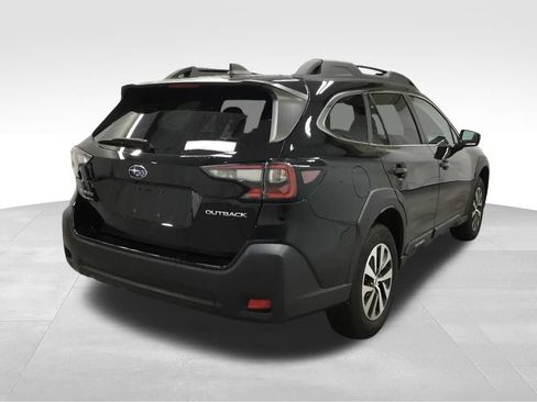 Used 2023 Subaru Outback Premium AWD/4WD image 15