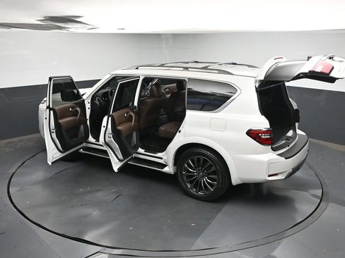 Used 2024 Nissan Armada Platinum w/ Captain's Chairs Package RWD image 44