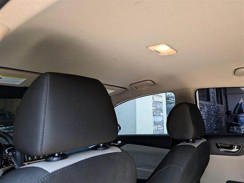 Used 2022 Hyundai Accent SEL FWD image 27