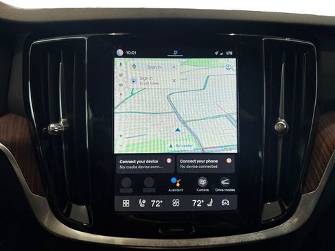 Certified 2025 Volvo V60 B5 Cross Country Plus image 19