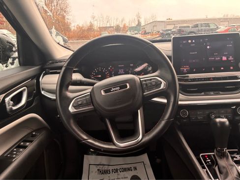 Used 2022 Jeep Compass Limited image 14