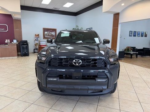 Used 2025 Toyota 4Runner TRD Off-Road Premium AWD/4WD image 8