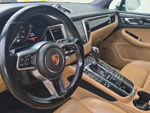 Used 2018 Porsche Macan AWD/4WD image 14