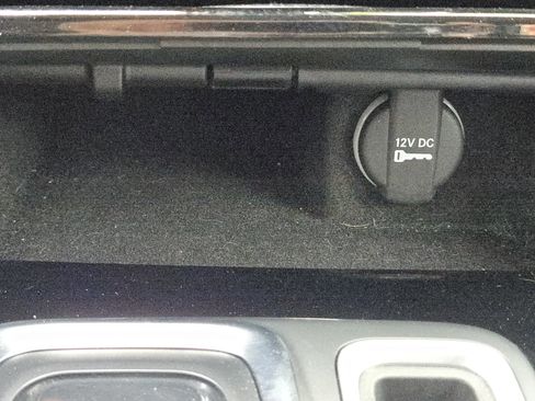 Certified 2023 Chrysler 300 Touring w/ Sport Appearance Package image 19