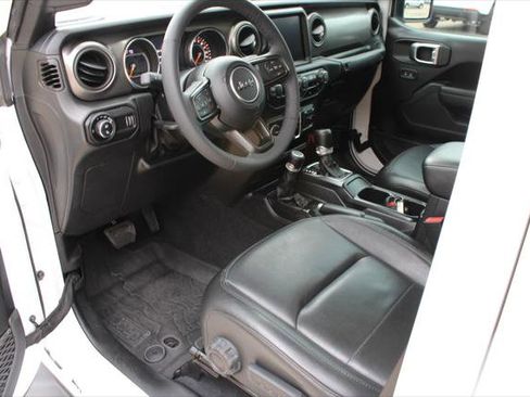 Certified 2023 Jeep Gladiator Sport image 19