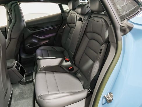 Used 2022 Porsche Taycan 4S image 37