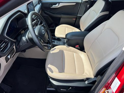 Certified 2022 Ford Escape SEL w/ Technology Package FWD image 9