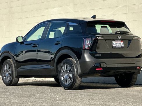 Used 2025 Nissan Kicks S image 6