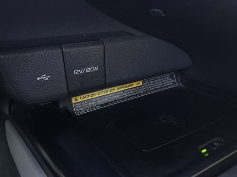 Used 2020 Toyota Camry XLE image 21