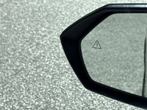 Used 2025 Hyundai Elantra Sport image 17