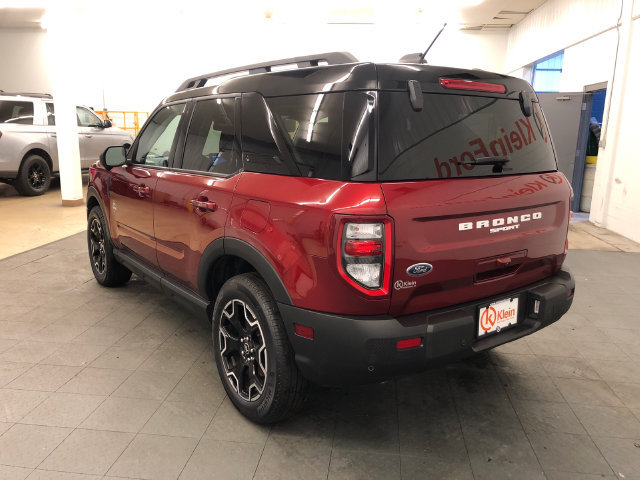 Used 2025 Ford Bronco Sport Outer Banks w/ Outer Banks Tech Package+ AWD/4WD image 6