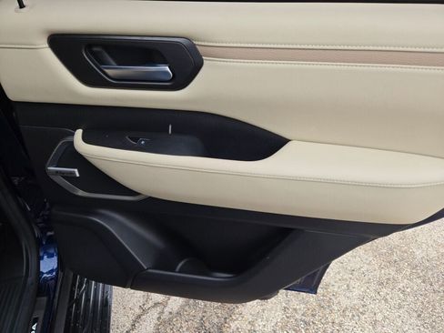 Used 2025 Nissan Armada Platinum Reserve image 10