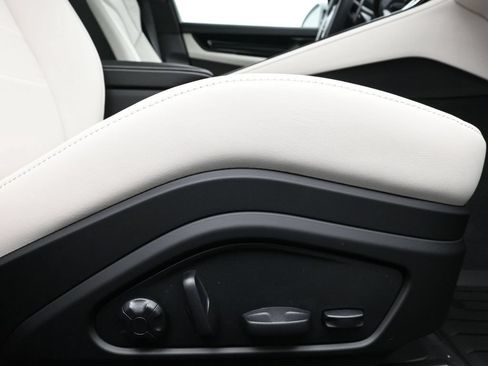 Used 2026 Porsche Panamera image 14