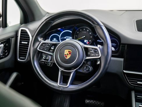 Used 2021 Porsche Cayenne E-Hybrid image 11