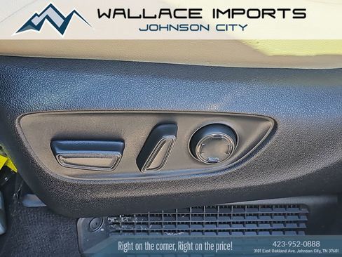 Used 2021 Toyota Sienna XLE image 8