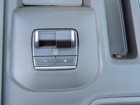 Used 2025 GMC Sierra 2500 AT4X AWD/4WD image 30