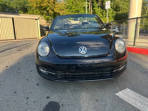 Used 2013 Volkswagen Beetle 2.0T FWD image 2