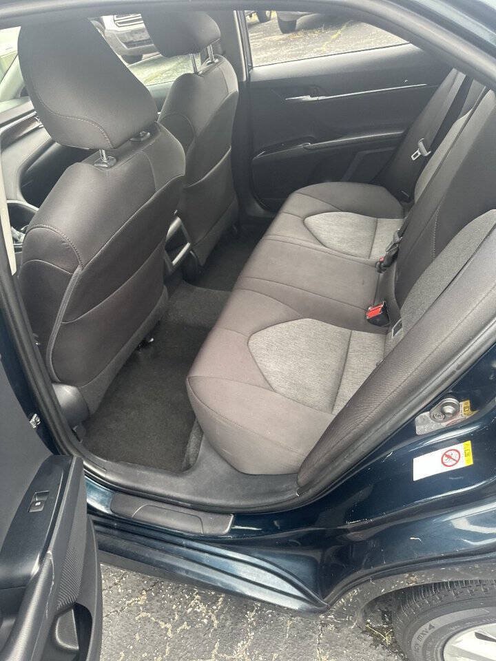 Used 2018 Toyota Camry LE FWD image 7