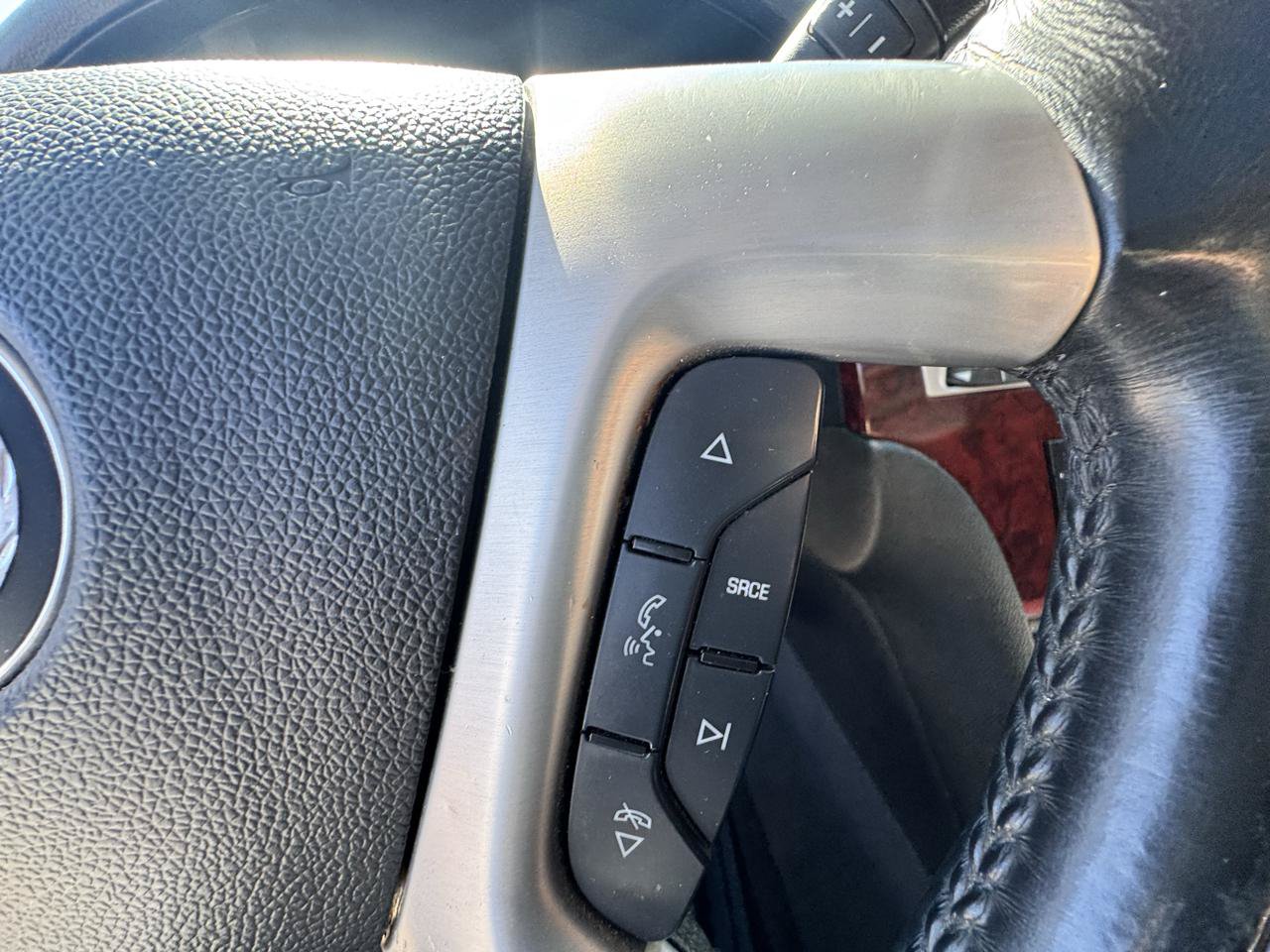 Used 2013 Cadillac Escalade ESV Premium AWD/4WD image 22