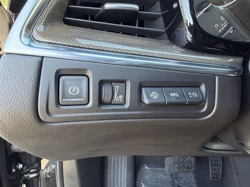 Used 2022 Cadillac XT5 Premium Luxury w/ Platinum Package FWD image 16