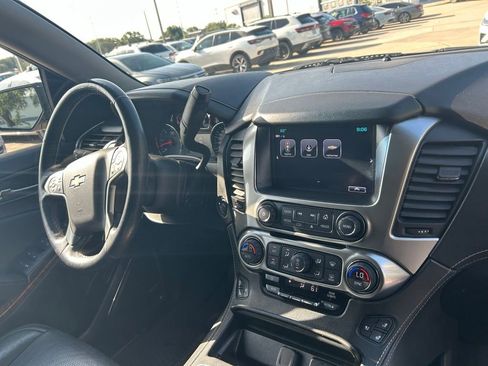 Used 2019 Chevrolet Suburban Premier w/ RST Edition RWD image 36