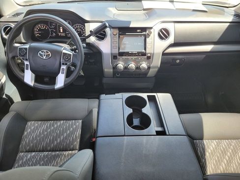 Used 2018 Toyota Tundra SR5 RWD image 12