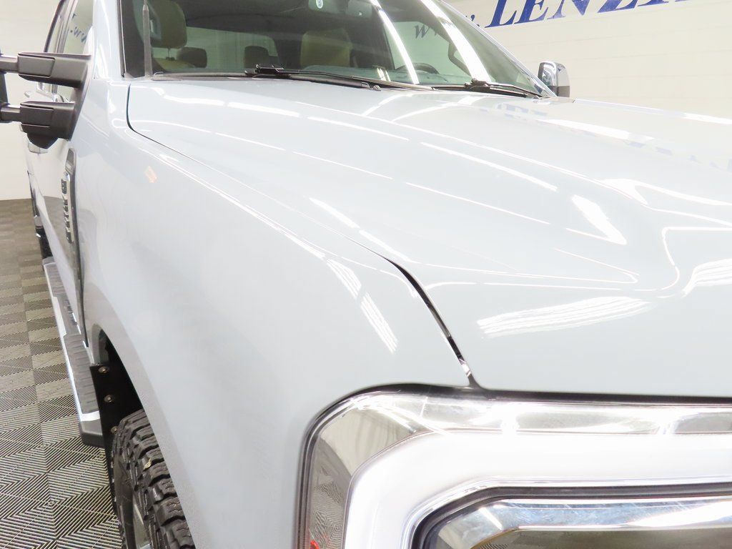 Used 2025 Ford F350 Lariat AWD/4WD image 31