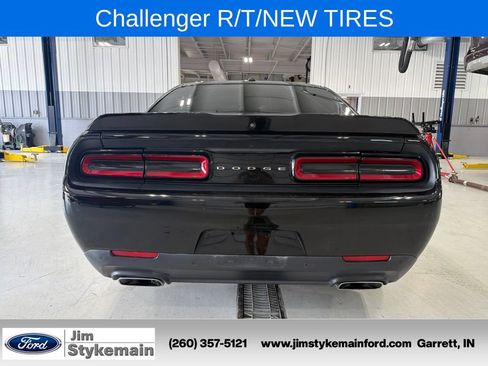 Used 2020 Dodge Challenger R/T RWD image 8