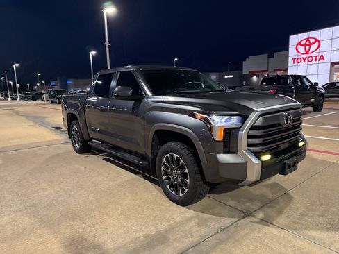 Used 2024 Toyota Tundra Limited w/ Power Package image 6