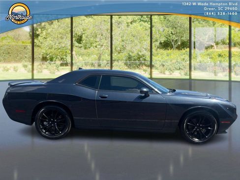 Used 2016 Dodge Challenger SXT Plus RWD image 23