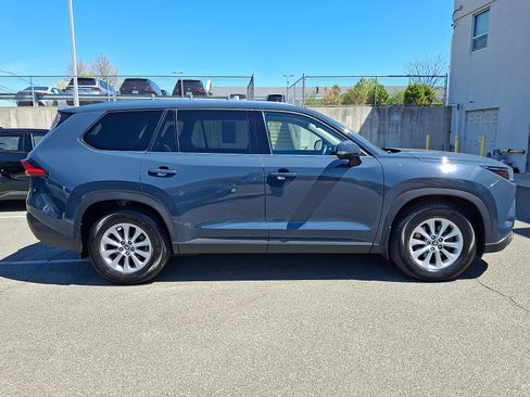 Certified 2024 Toyota Grand Highlander AWD image 7