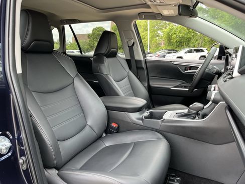 Used 2025 Toyota RAV4 XLE Premium FWD image 26