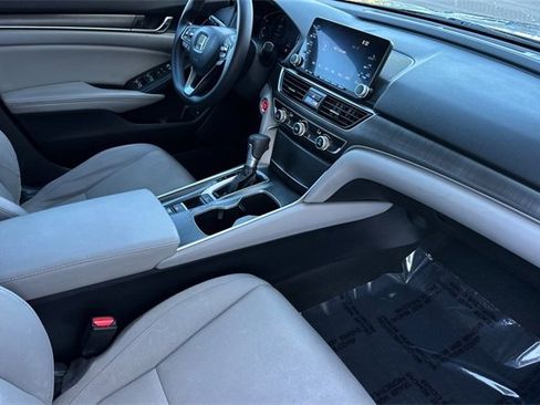 Used 2018 Honda Accord LX image 17