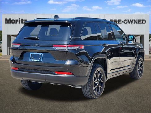 Used 2024 Jeep Grand Cherokee Altitude AWD/4WD image 5