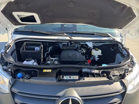 Used 2025 Mercedes-Benz Sprinter 2500 image 27