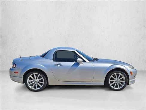 Used 2008 MAZDA MX-5 Miata Grand Touring w/ Premium Pkg image 4