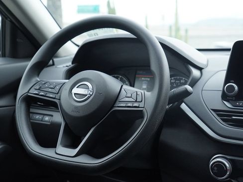 Used 2025 Nissan Altima 2.5 S FWD image 28