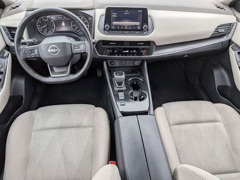 Used 2025 Nissan Rogue SV FWD image 27